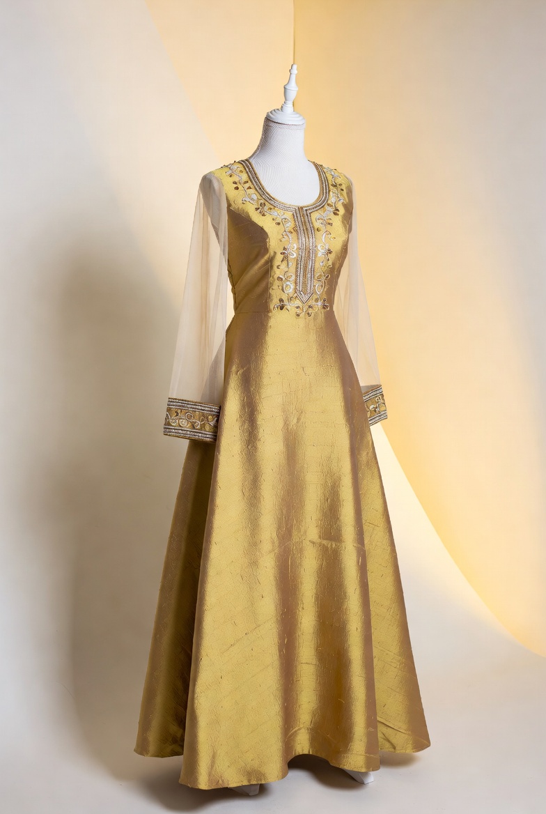 Klassik oltin ko'ylak